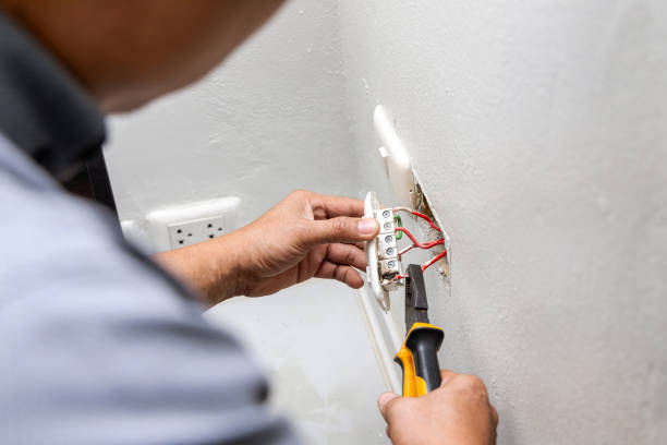 Best Circuit Breaker Repair  in St Peter, WI